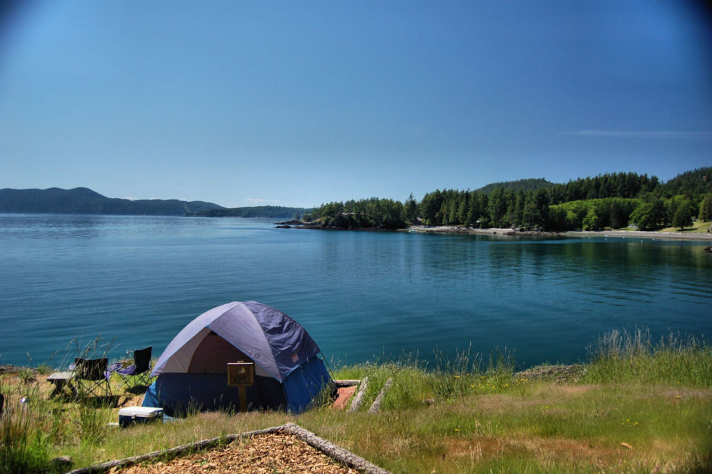 Waterfront campsite Seagull